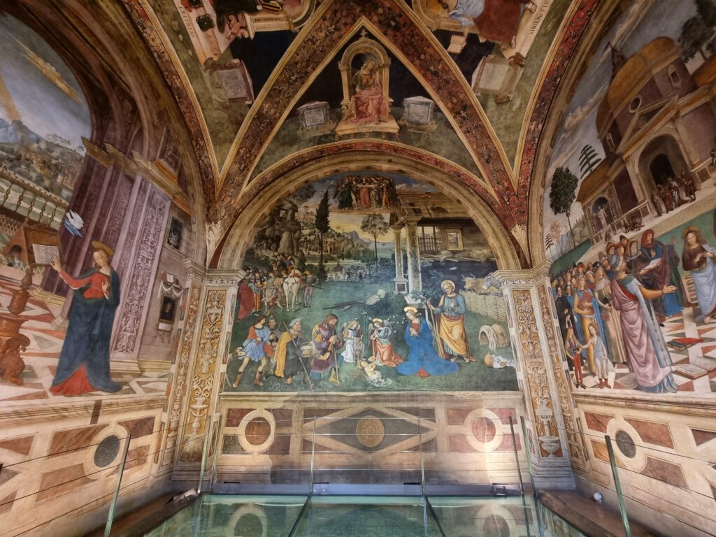 Umbria - Spello, la Cappella Baglioni con gli affreschi del Pinturicchio