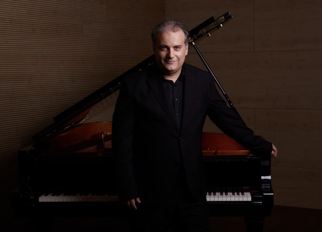 Il pianista Josu de Solaun a Palazzo della Cancelleria