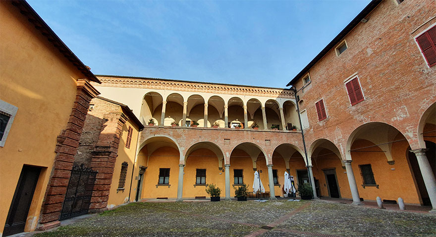 Imola, Palazzo Monsignani Sassatelli