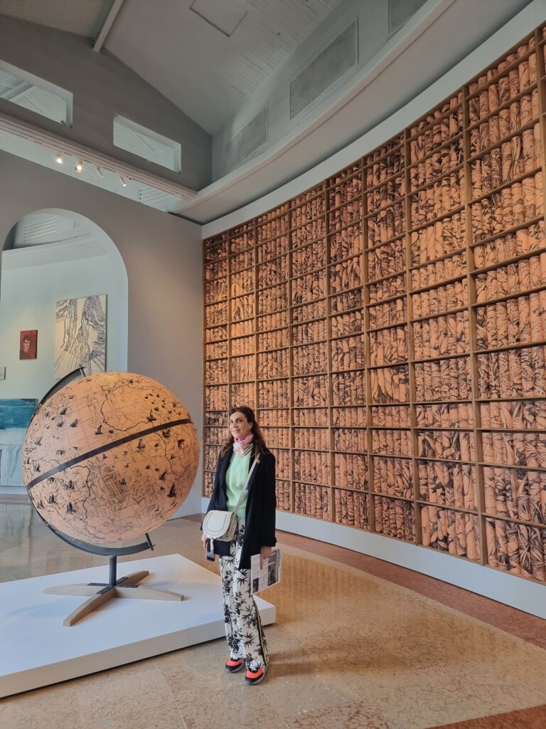 Il Padiglione Venezia con l'installazione di Pietro Ruffo
