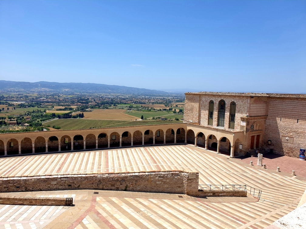 Assisi - Spianata della Basilica di San Francesco
