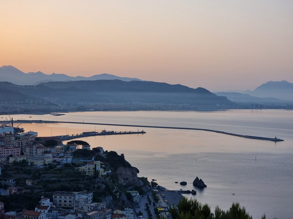 L'alba dall'Hotel Raito di Vietri sul Mare