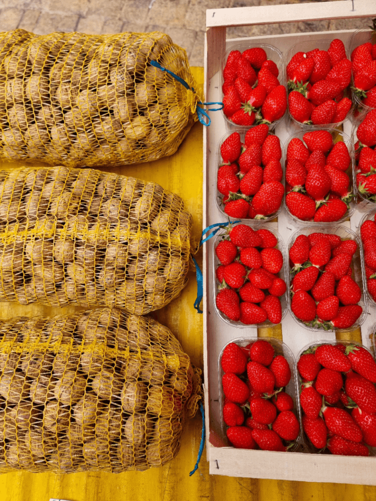 Nouvelle Aquitaine - Noci e fragole del Périgord Noir
