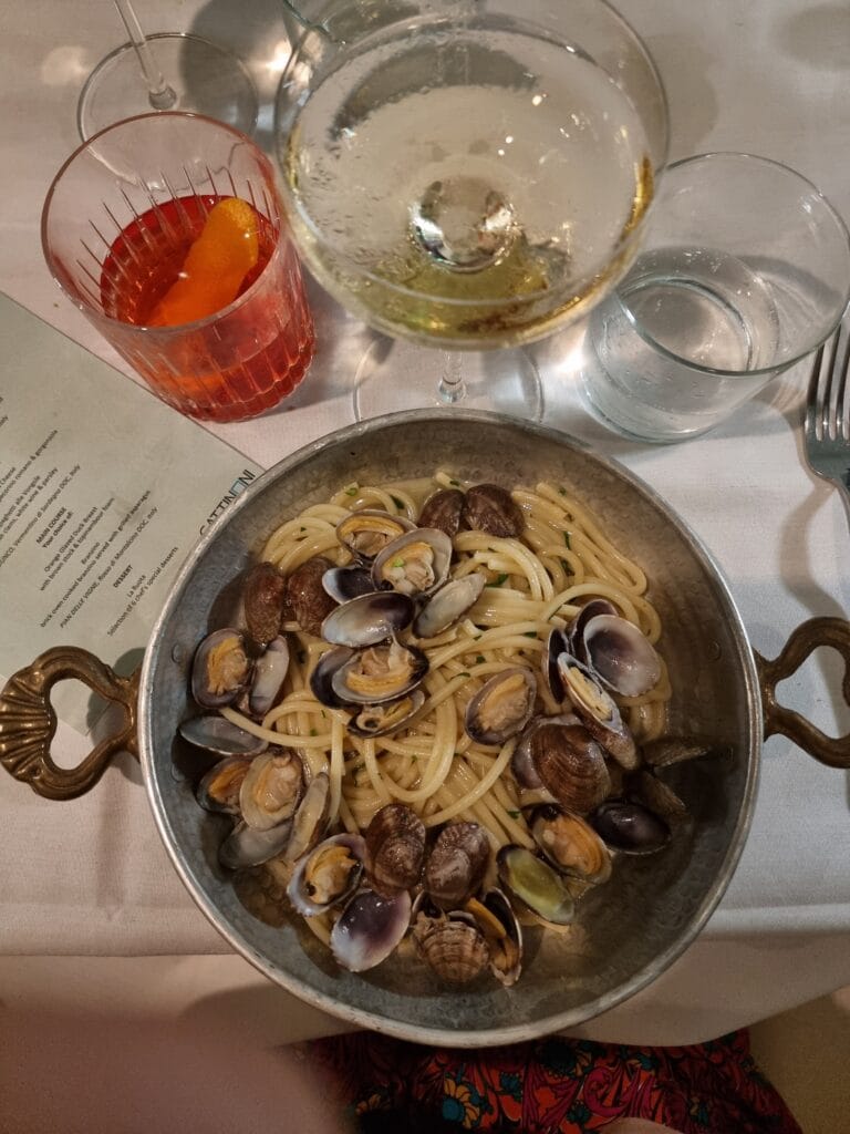 Spaghetti alle vongole al Pelican Café