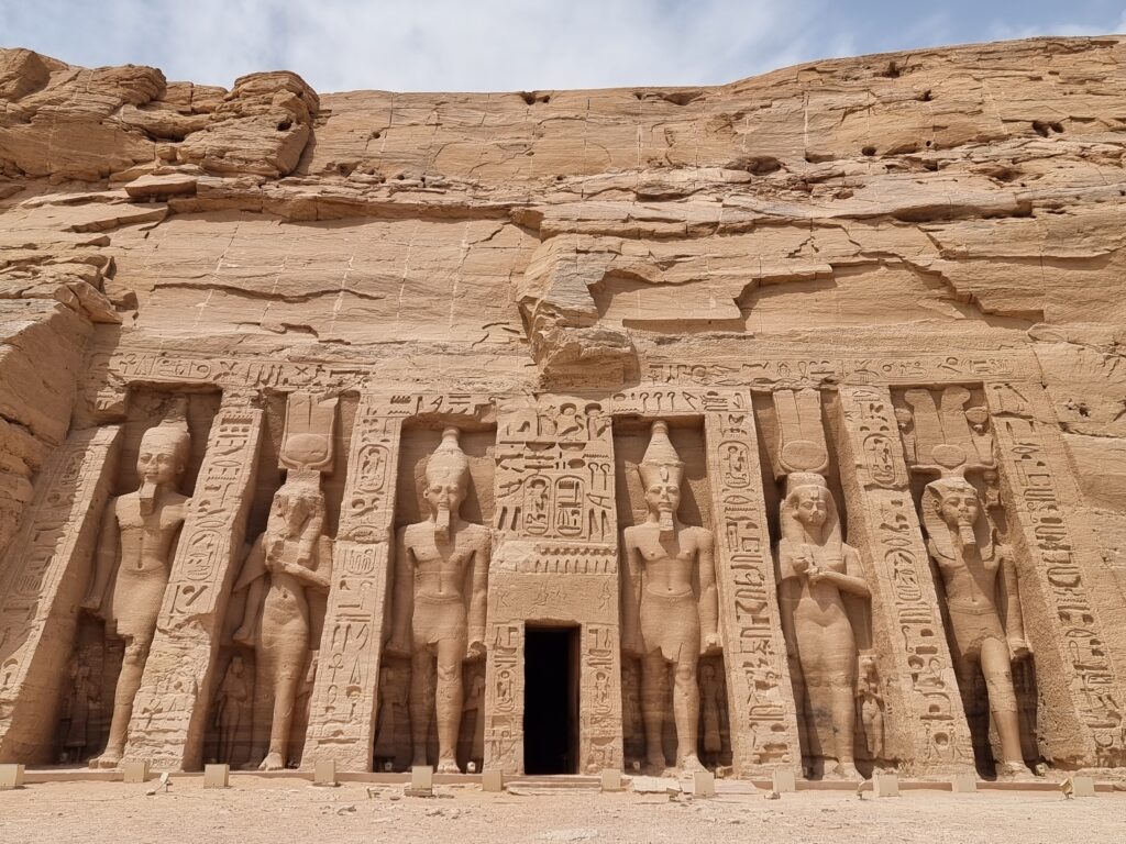 Il Tempio di Nefertari ad Abu Simbel
