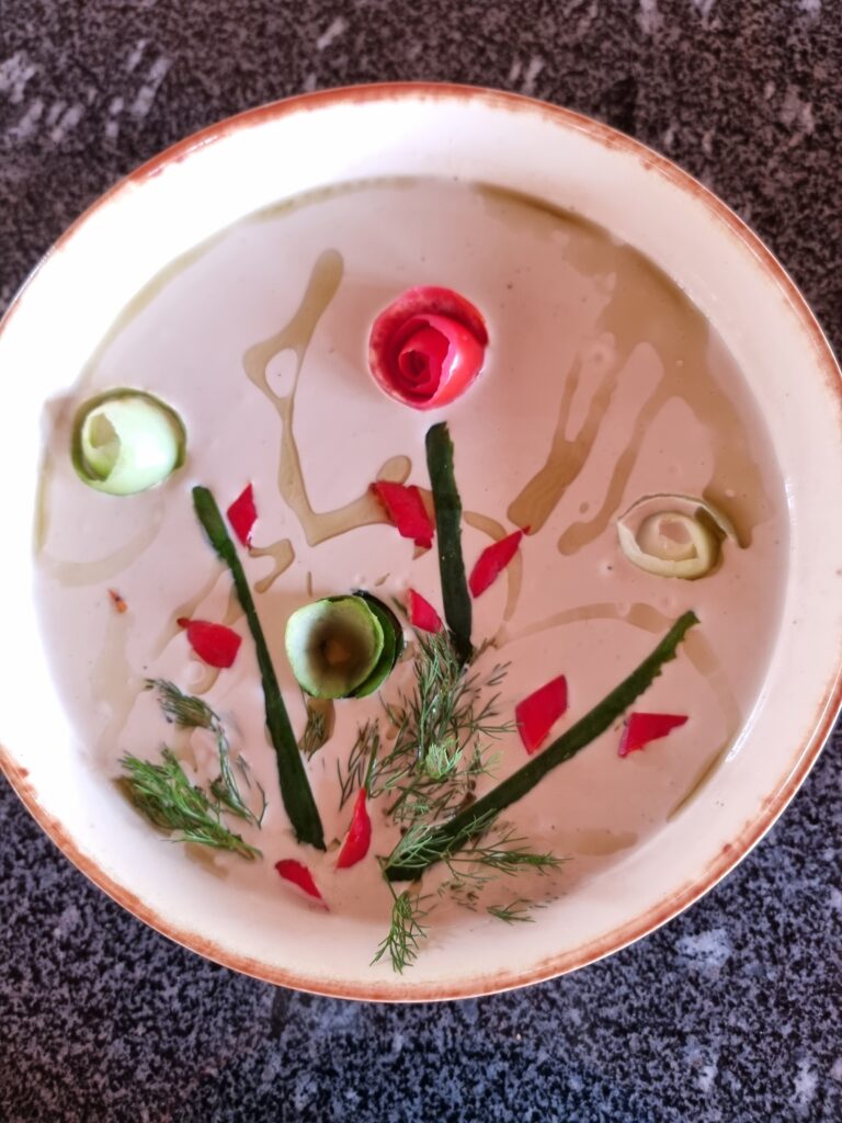 La cucina a bordo della Eyaru