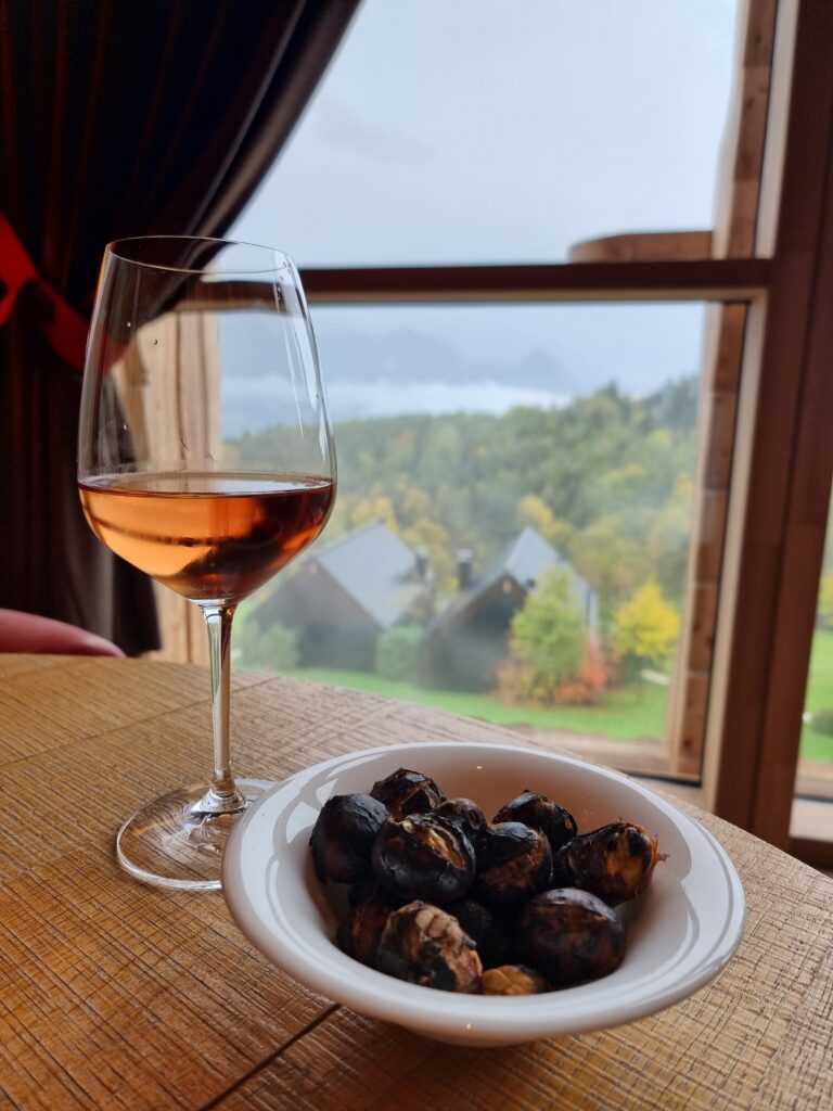 Caldarroste e vino rosé