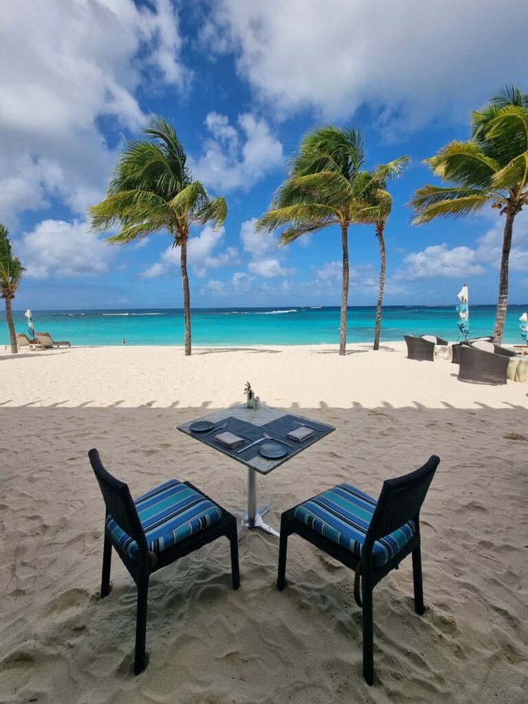 Colazione sulla spiaggia a Zemi Beach House