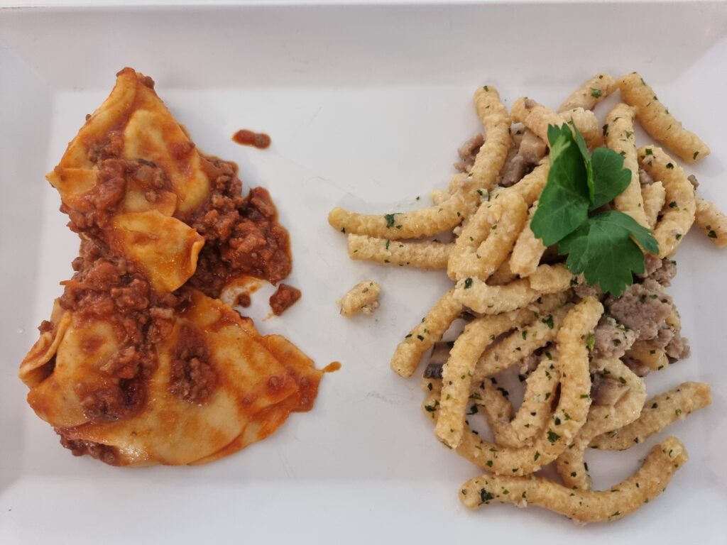 Cappellacci alla zucca e passatelli cacio e pepe