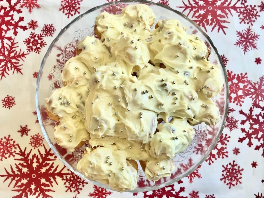 Natale 2020 - Profiteroles al cioccolato bianco