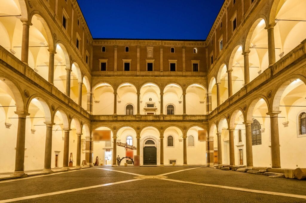 Domus Artium, il chiostro di Palazzo della Cancelleria