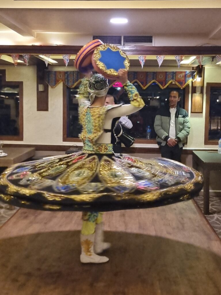 Spettacolo di danza sul Nilo