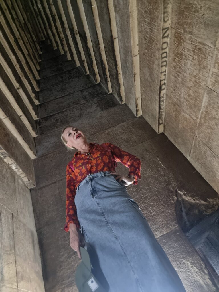 Interno della piramide rossa