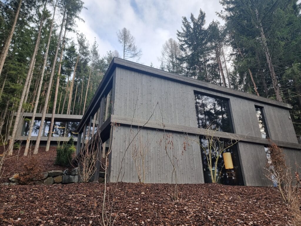 L'architettura esterna dell'Aki Family Resort