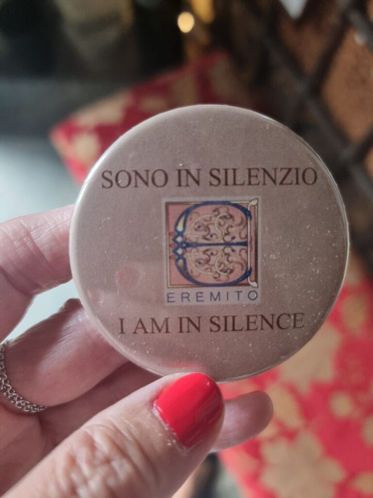 La spilletta del silenzio