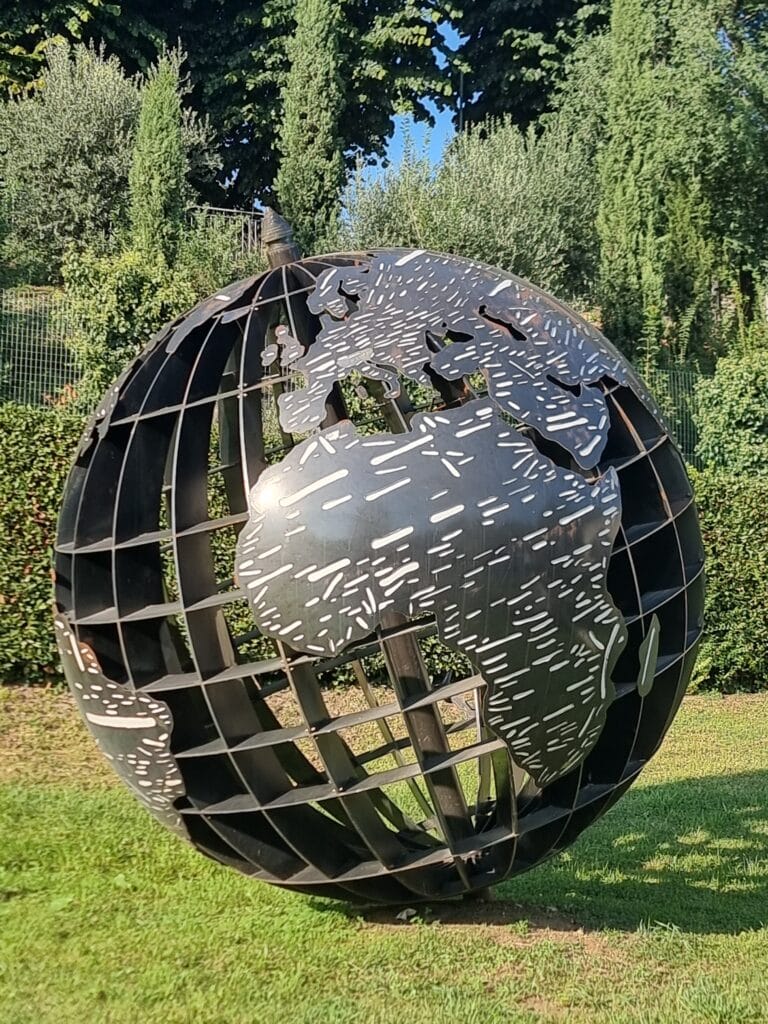 Il mondo d'acciaio di Emilio Isgrò