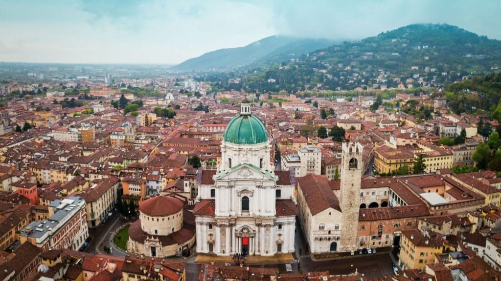 Veduta aerea del centro storico di Brescia