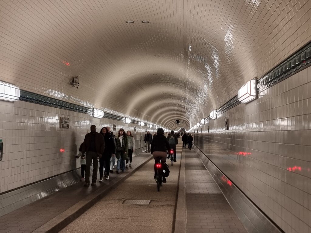 Amburgo: l'Alter Elbtunnel