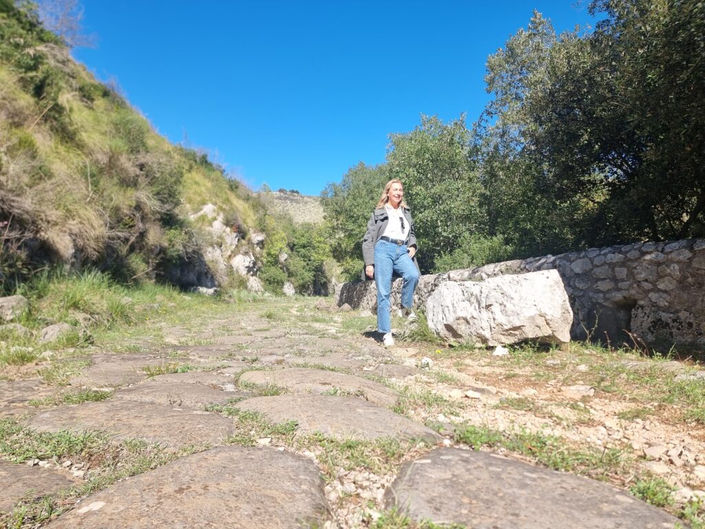 Basolato romano e borbonico della Via Francigena del Sud a Itri