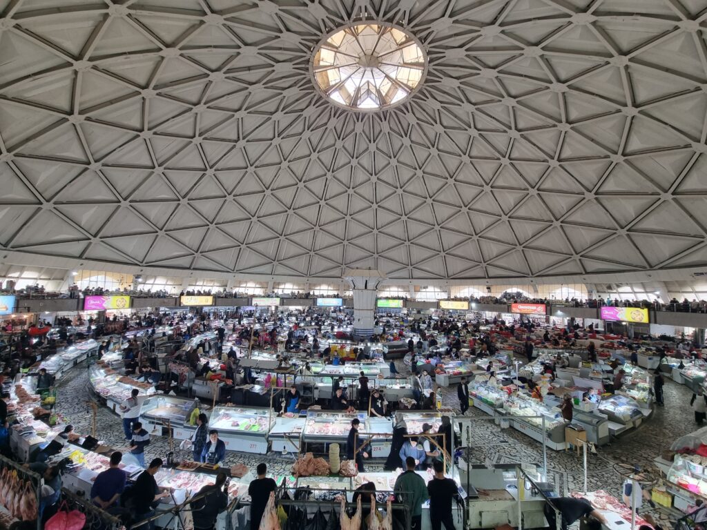 Gli interni del Chorsu a Tashkent