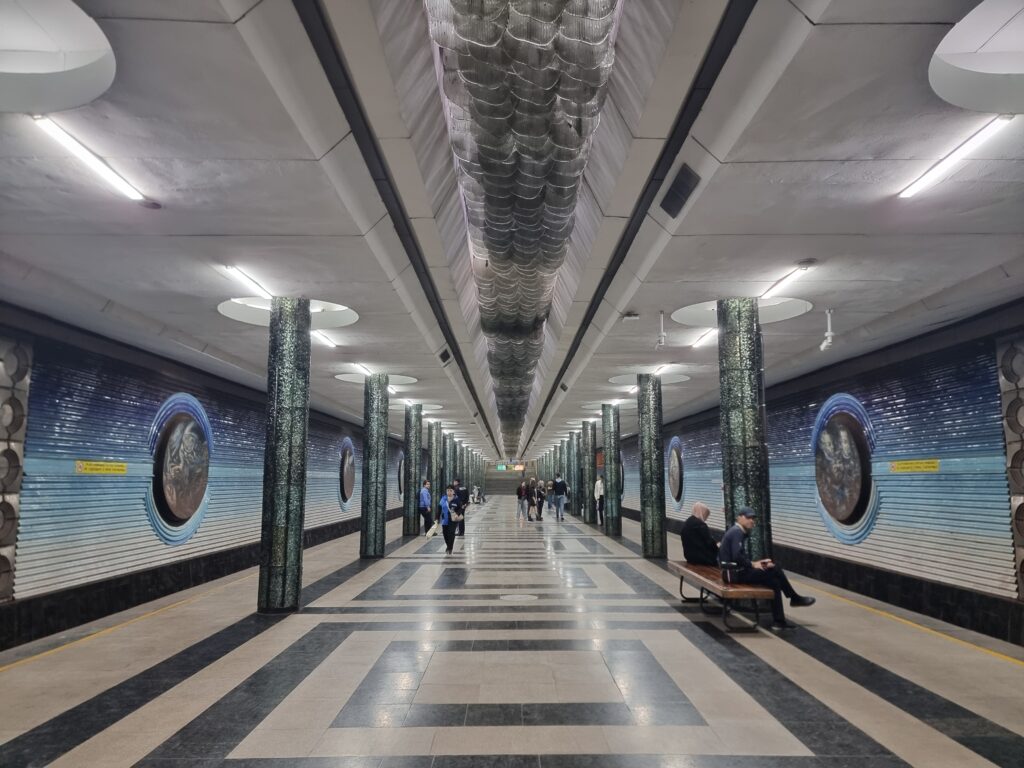 La stazione della metropolitana di Tashkent dedicata ai cosmonauti