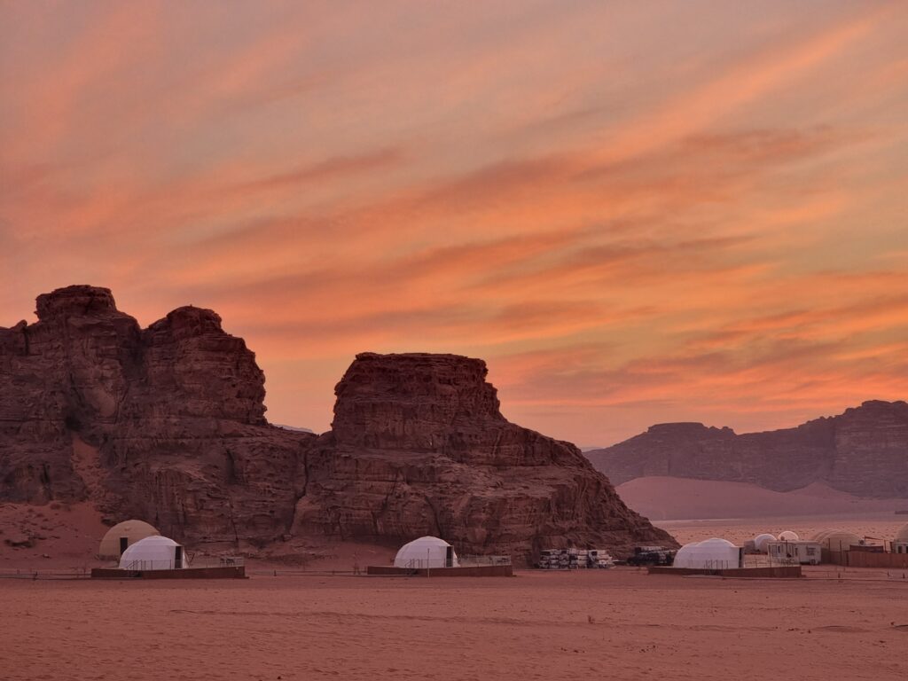 Luxotel nel Wadi Rum al tramonto