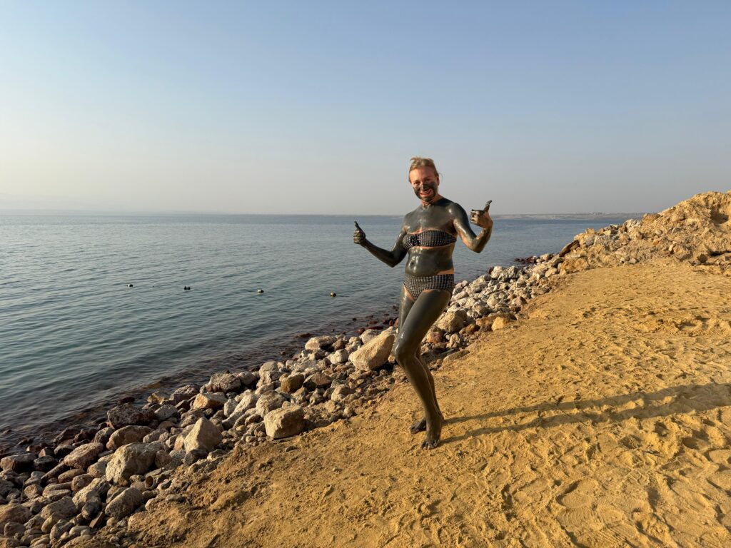 Bagno e fanghi nel Mar Morto
