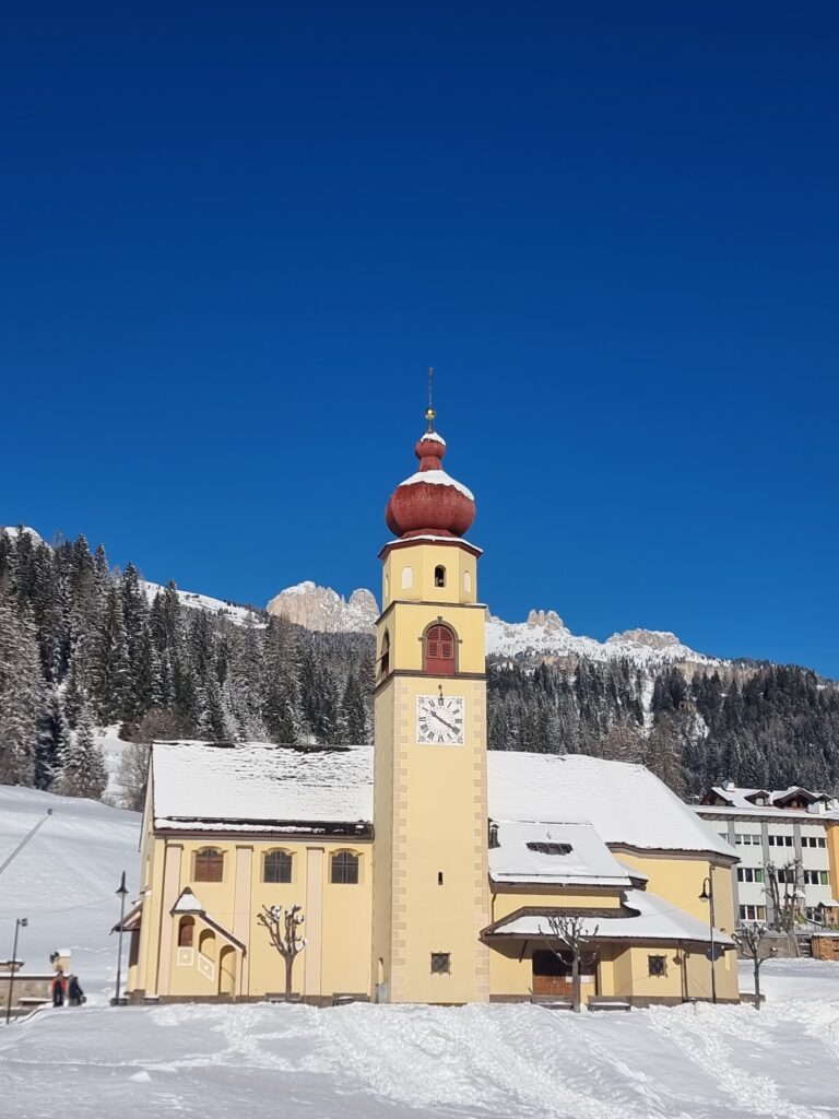 La chiesa di Soraga in Val di Fassa
