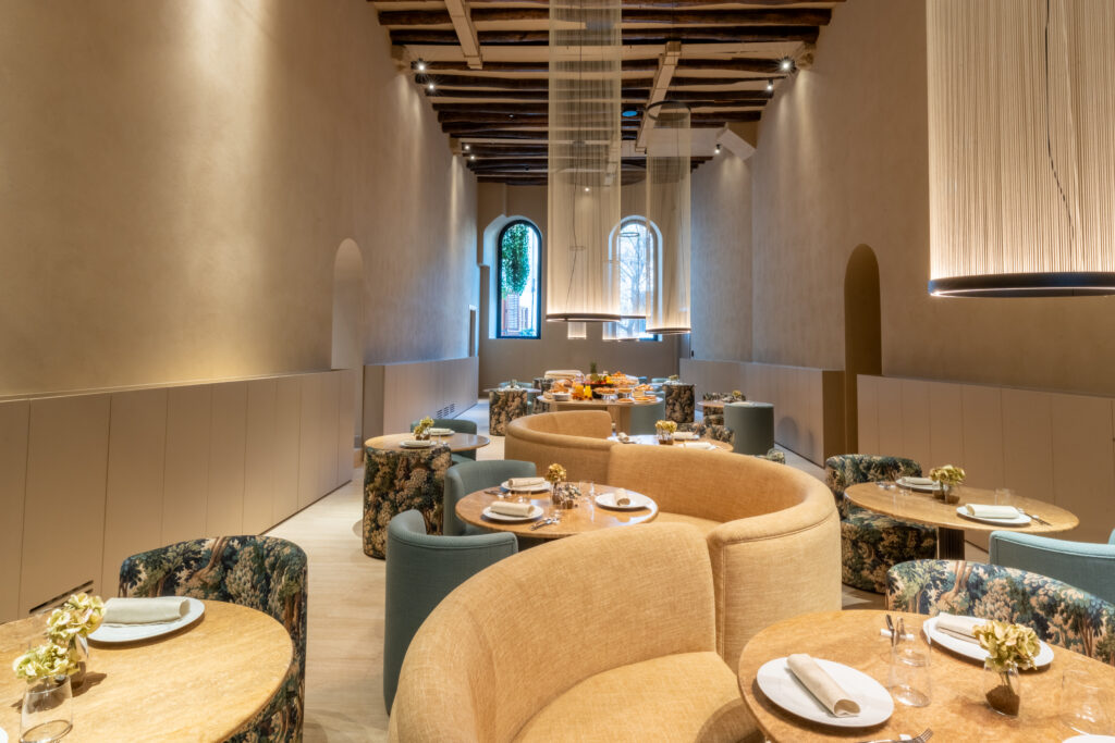 La sala colazione di Palazzo Balsamo a Palermo