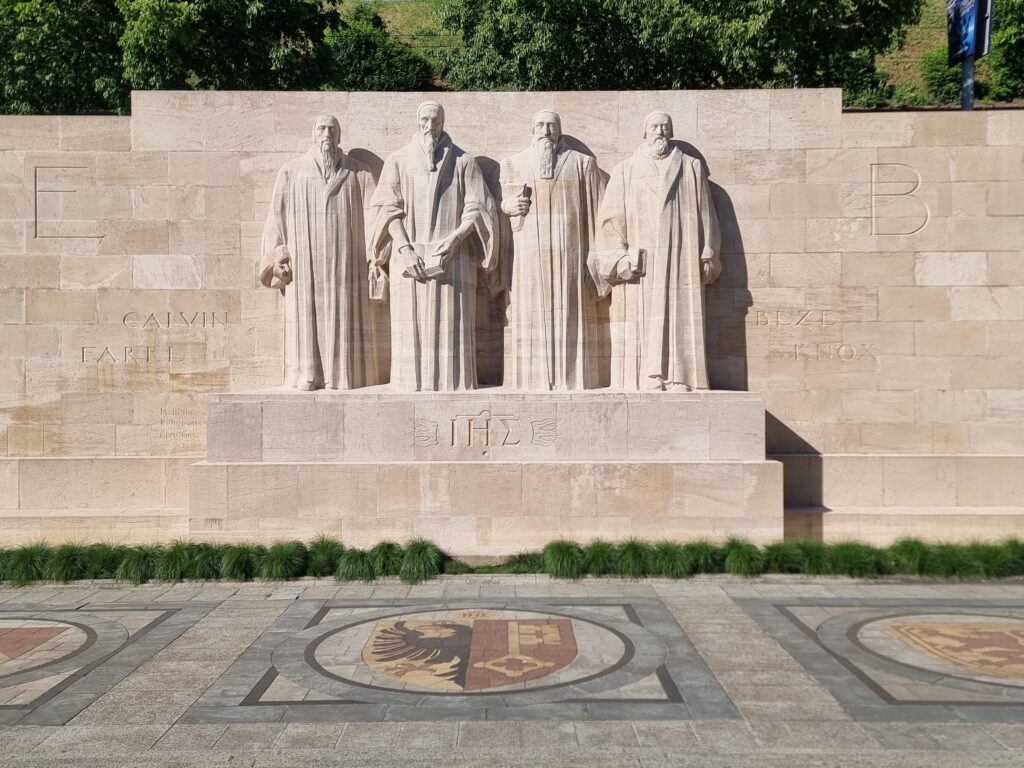 L'imponente Muro dei Riformatori a Ginevra