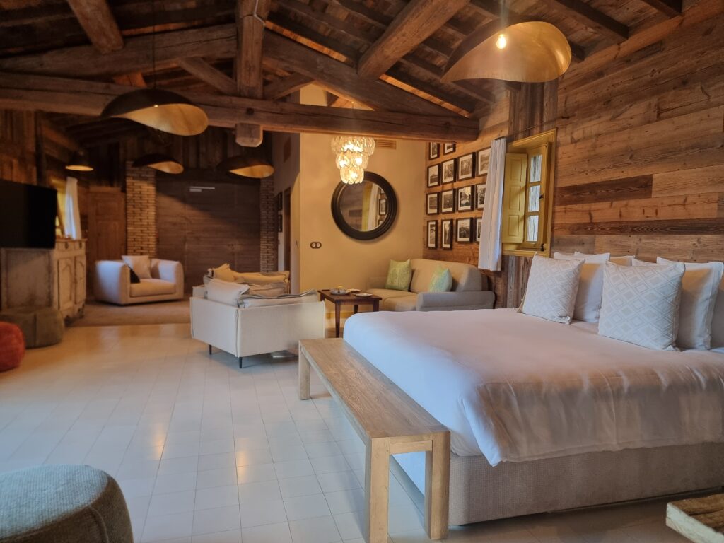 La suite Melagrana nel boutique hotel A' Mandria