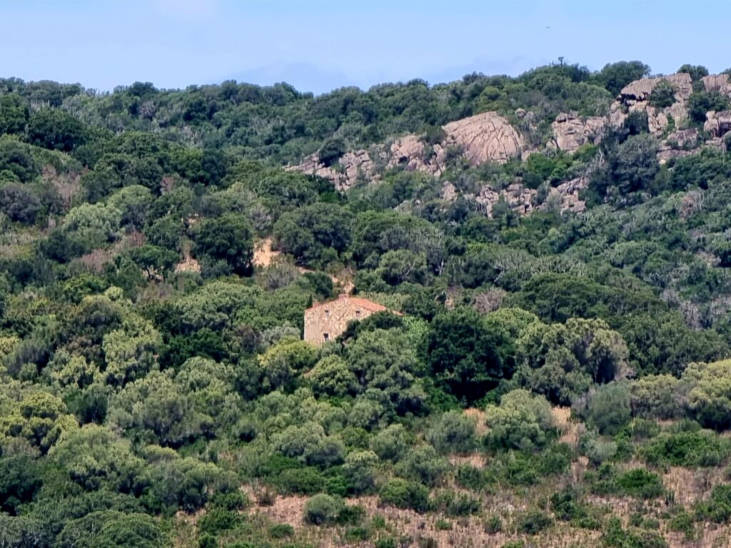 Le bergeries isolate l'una dall'altra