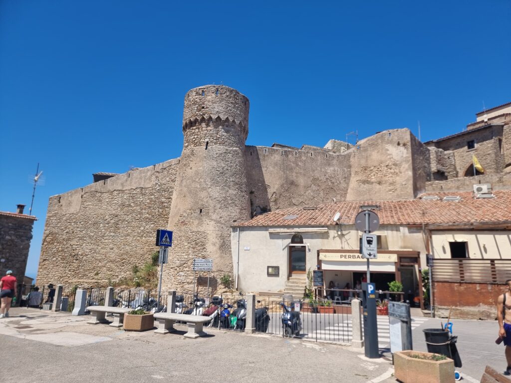 Giglio Castello