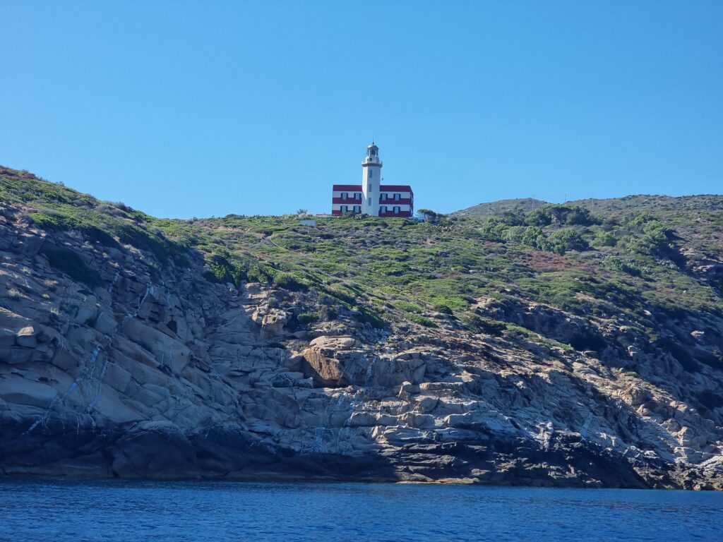 Il Faro di Capel Rosso visto dal mare
