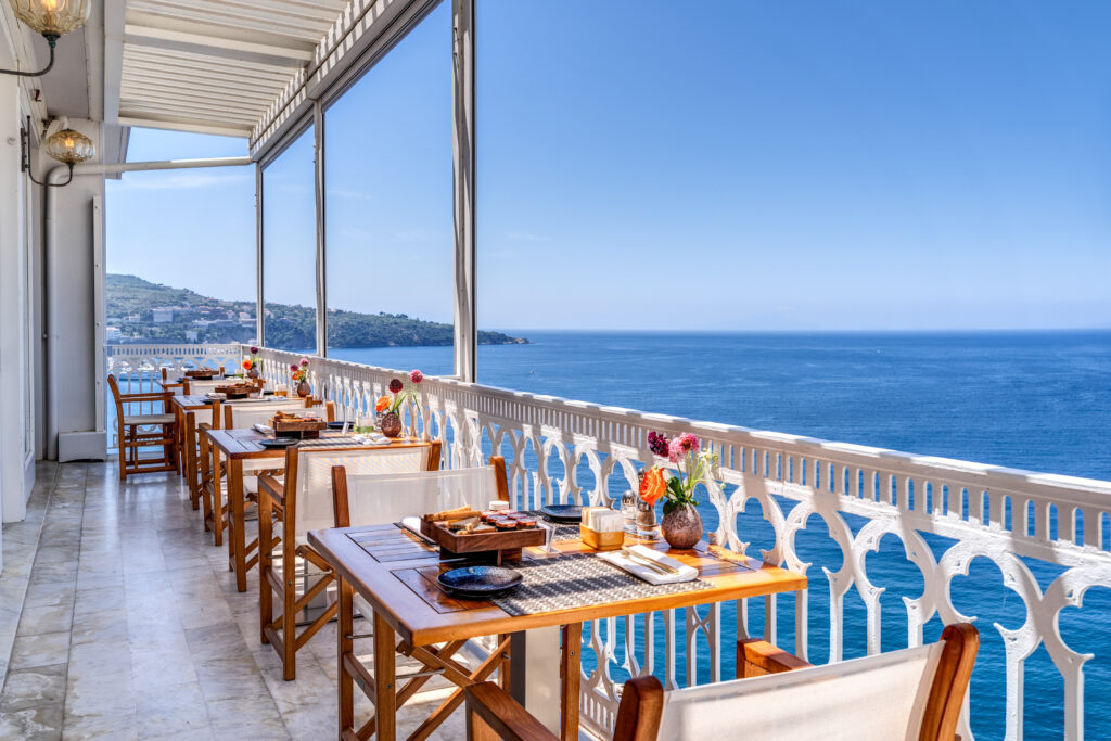 La colazione sul balcone all'Hotel Mediterraneo (courtesy)